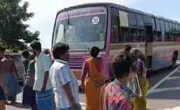 அரசுப் பேருந்திலிருந்து கீழே விழுந்து 8 மாணவிகள் காயம்! நடத்துநர் தள்ளிவிட்டதாக புகார்!