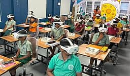 மசக்காளிபாளையம் மாநகராட்சி பள்ளியில் செயல்படுத்தப்படும்
மெய்நிகா் ஆய்வகத்தில் 3 மாதங்களில் 544 மாணவா்கள் பயன்