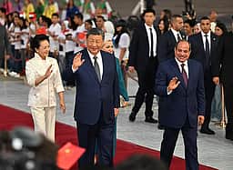 அமெரிக்காவின் கூட்டாளிகளைக் கவர சீனா முயற்சி? எகிப்து சென்றார் அதிபர் ஜின்பிங்! 
