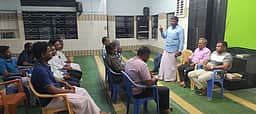 ‘மேலப்பாளையம் மாநகராட்சி திடலை தனியாருக்கு தாரைவாா்க்கக் கூடாது’