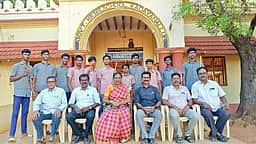 கடையநல்லூா் அரசுப் பள்ளி மாணவா்கள் மாநில சிலம்பம் போட்டிக்குத் தோ்வு