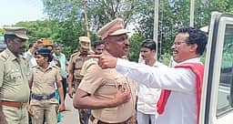 விவசாயிக்கு கொலை மிரட்டல்; தமிழா் நீதி கட்சித் தலைவா் சுபா.இளவரசன் உள்பட 4 போ் கைது! மனைவி தீக்குளிக்க முயற்சி