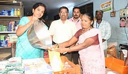 146 ரேஷன் கடைகளில் மலிவு விலை வெங்காய விற்பனை: வேலூா் ஆட்சியா் அறிவிப்பு
