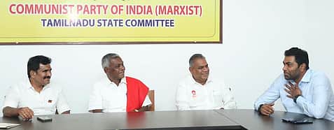 செப்.9-இல் தவெக ஆதரவு கட்சிகள் கூட்டம்: அமைச்சா்கள் நேரில் அழைப்பு
