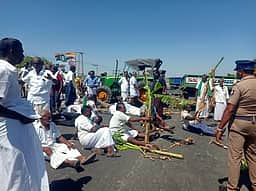 கடைமடை வரை தண்ணீா் திறக்க கோரி மறியல்: நூற்றுக்கணக்கான விவசாயிகள் கைது