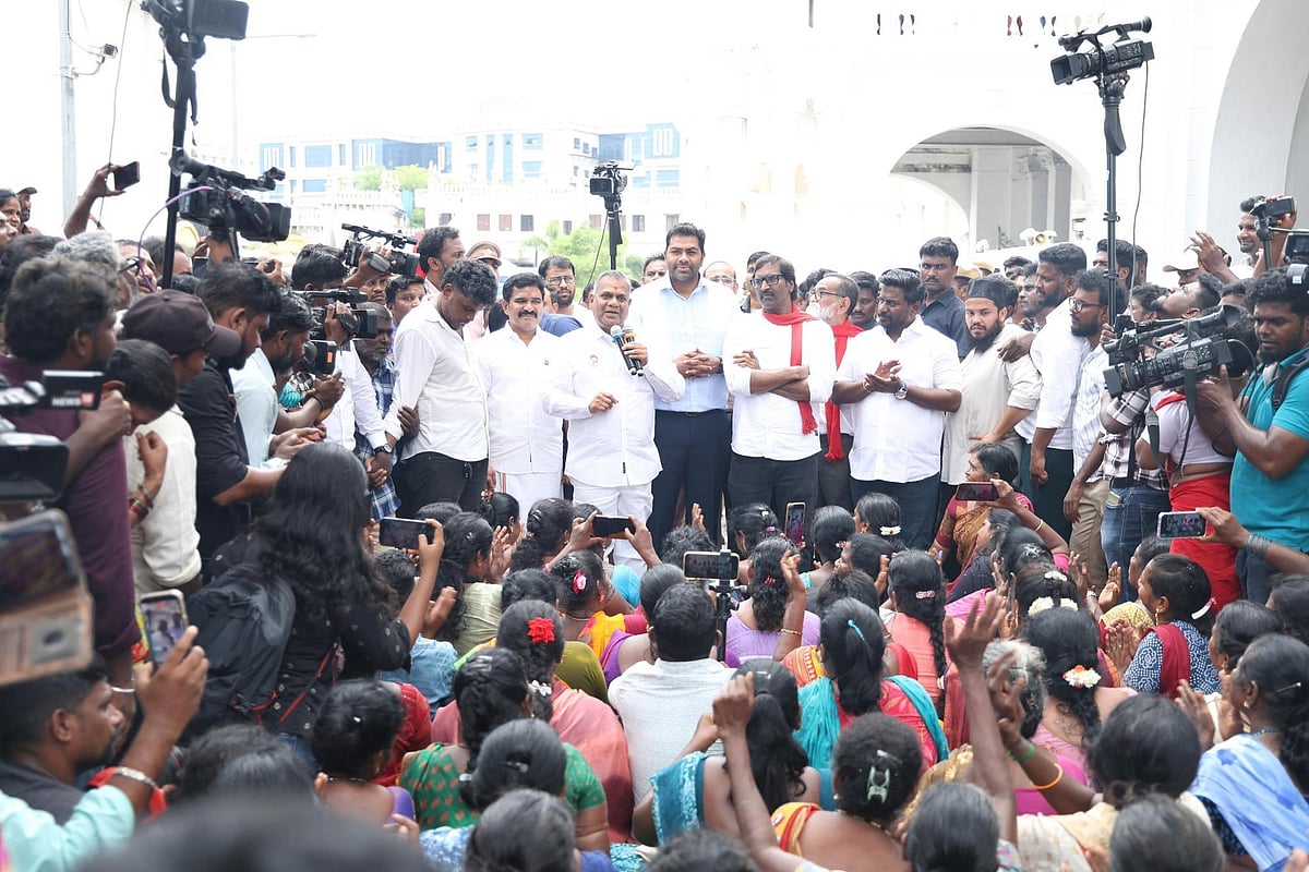Ministers hold talks with sanitation workers engaged in the protest