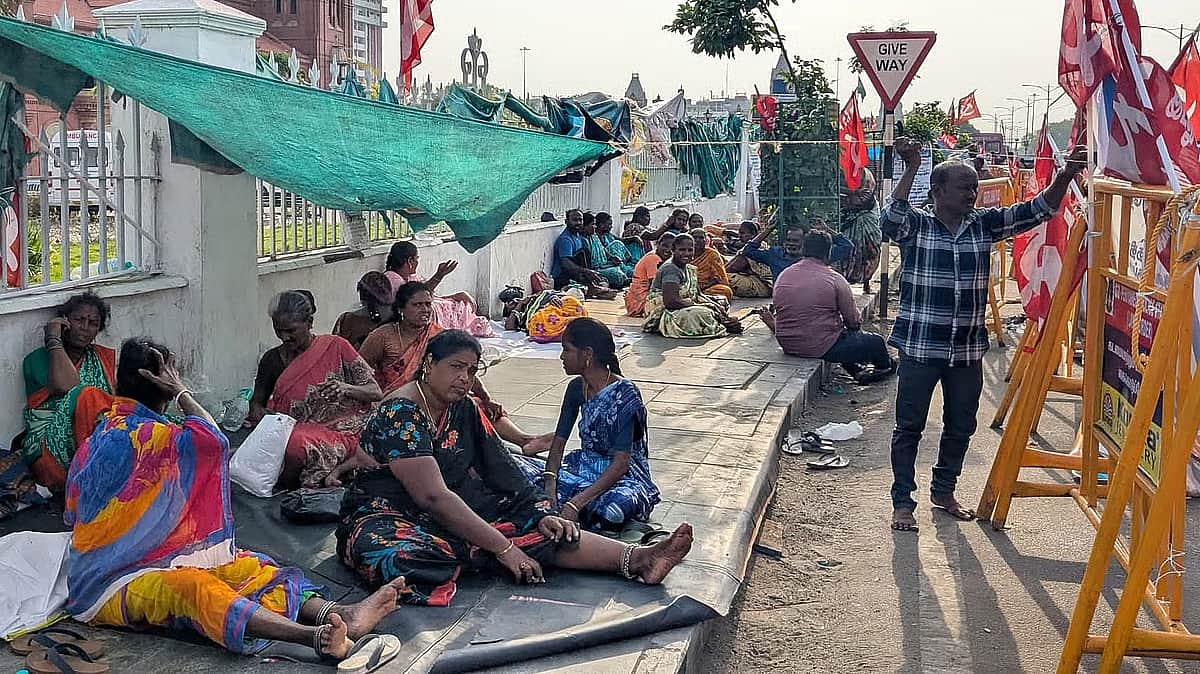 தூய்மைப் பணியாளர்கள் போராட்டம்: அமைச்சர்கள் இன்று பேச்சுவார்த்தை!