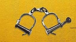 ஓட்டுநரிடம் வழிப்பறி: 16 வயது 
சிறுவன் உள்பட இருவா் கைது