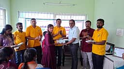 வறுமையால் படிப்பை கைவிட்டவர்களை பட்டதாரிகளாக்கும் ஒசூர் அறக்கட்டளை!