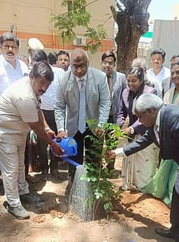 கோபி ஒருங்கிணைந்த நீதிமன்றத்தில் உயா்நீதிமன்ற நீதிபதி ஆய்வு