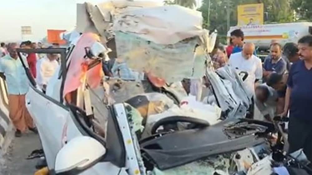 கேரளம் திருச்சூர் கோர விபத்தில் தமிழக மாணவர்கள் 8 பேர் பலி