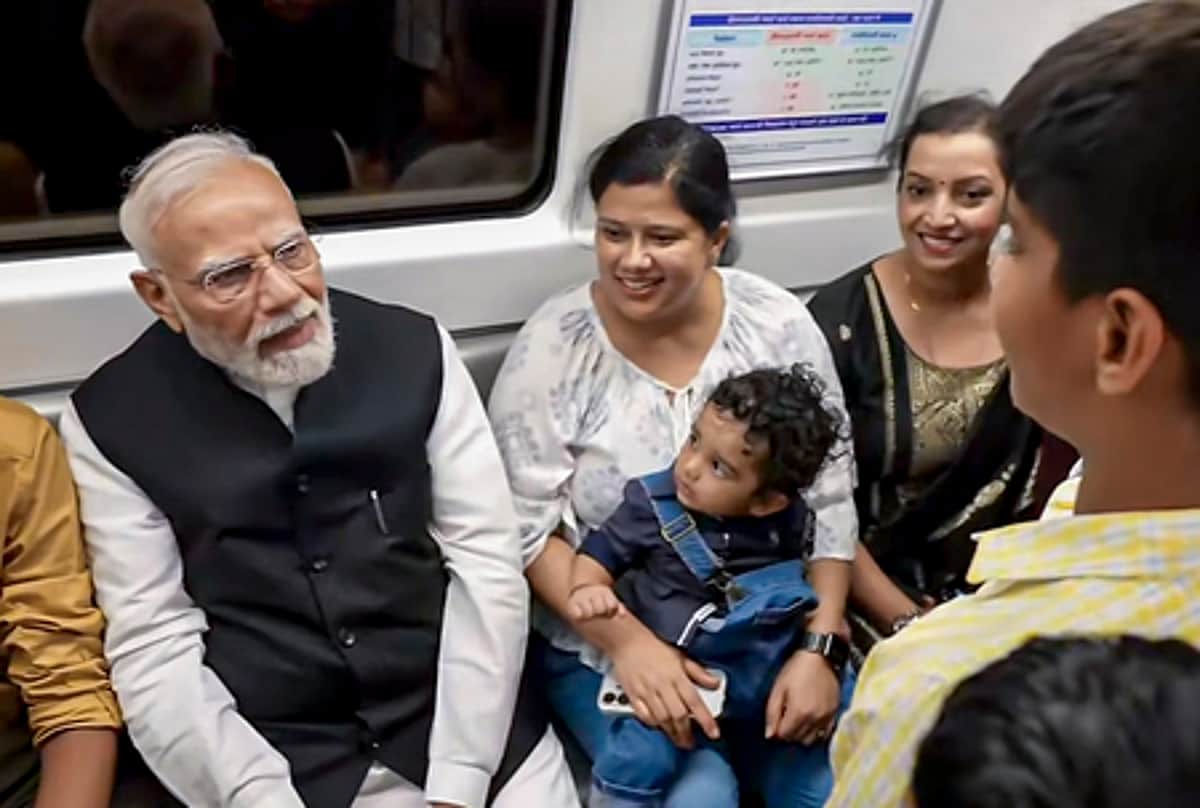 மாணவா்கள் நலனில் ஆசிரியா்கள் விழிப்புடன் செயல்பட வேண்டும்: பிரதமா்