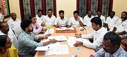 மீனாட்சி சுந்தரேசுவரா் கோயில் குடமுழுக்கு: அமைச்சா்கள் ஆலோசனை