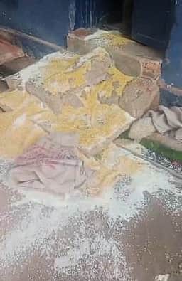 கூடலூா் அருகே ரேஷன் கடையை சூரையாடிய காட்டு யானை