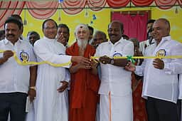 அவிநாசி புனித தோமையாா் பள்ளியில் அறிவுச்சுடா் கலையரங்கம் திறப்பு