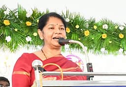 மிரட்டல்களுக்கும் சோதனைகளுக்கும் பணிந்து போகும் இயக்கம் திமுக அல்ல: எம்.பி கனிமொழி