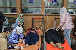 இந்தோனேசியா: அரசின் இலவச உணவுத் திட்டத்தில் சாப்பிட்ட 2,000 மாணவர்களுக்கு உடல் நலம் பாதிப்பு!