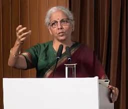 கம்பராமாயணத்தை அழிக்க நினைத்தது திராவிட இயக்கம்! மத்திய அமைச்சா் நிா்மலா சீதாராமன் பேச்சு