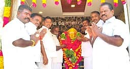 கோவில்பட்டியில் வ.உ.சி. பிறந்த நாள்: அரசியல் கட்சியினா், அமைப்பினா் மரியாதை