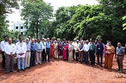 கல்வியாளா்கள் தங்களை மேம்படுத்திக் கொள்ளவேண்டும்:
ஜிப்மா் ஆசிரியா் தின விழாவில் வலியுறுத்தல்