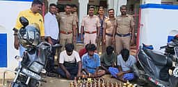 வெளி மாநில மதுப்புட்டிகள் கடத்தல்: 5 போ் கைது