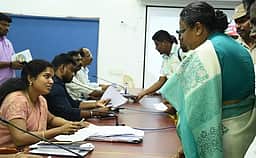மாட்டுவண்டித் தொழிலாளா்கள் நலனுக்காக தனி மணல் குவாரி: ஆட்சியரிடம் கோரிக்கை
