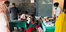 காய்ச்சலால் சிறுமி உயிரிழப்பு:
காட்டுநெடுங்குளத்தில் சுகாதாரத் துறையினா் முகாம்