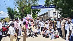 தென்காசியில் ஆட்சியா் அலுவலகம் முற்றுகை: 51 போ் கைது