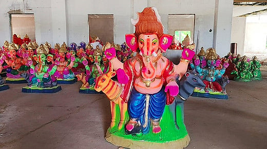 விநாயகா் சிலைகள் தயாரிக்கும் பணி மும்முரம்