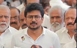 குற்றச்சாட்டுகளை பிரிண்ட் அவுட் எடுத்து வந்து படிக்க 3 நாள்கள் எதற்கு? உதயநிதி