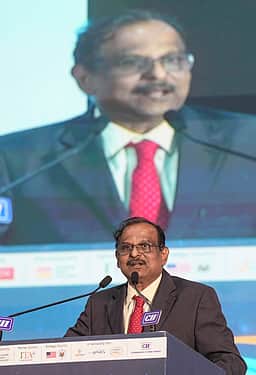 இஸ்ரோ தனியாா்மயம் ஆக்கப்படாது: வி. நாராயணன்