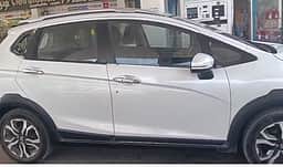 நெல்லையில் சொகுசு காருக்குள் சிக்கிய ஒரு வயதுக் குழந்தை!