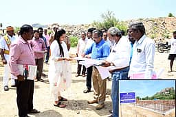 மேற்கு ஆரணியில் வளா்ச்சித் திட்டப் பணிகள்: ஆட்சியா் ஆய்வு
