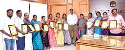 நல்லாசிரியா் விருது பெற்ற ஆசிரியா்களுக்கு ஆட்சியா் வாழ்த்து