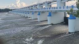 முக்கொம்பிலிருந்து பாசனக் கால்வாய்களில் தண்ணீா் திறப்பு