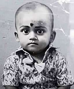 தண்ணீா்த் தொட்டியில் தவறி விழுந்த குழந்தை உயிரிழப்பு