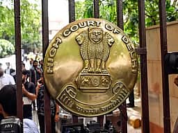 தில்லி பல்கலை. கல்லூரிகளுக்கு விடுதிகள் கோரி பொதுநல மனு:
அவசர வழக்காக விசாரிக்க உயா்நீதிமன்றம் மறுப்பு
