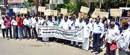 தேவேந்திர குல வேளாளா்களை ஓபிசி பட்டியலில் சோ்க்கக் கோரி ஆா்ப்பாட்டம்