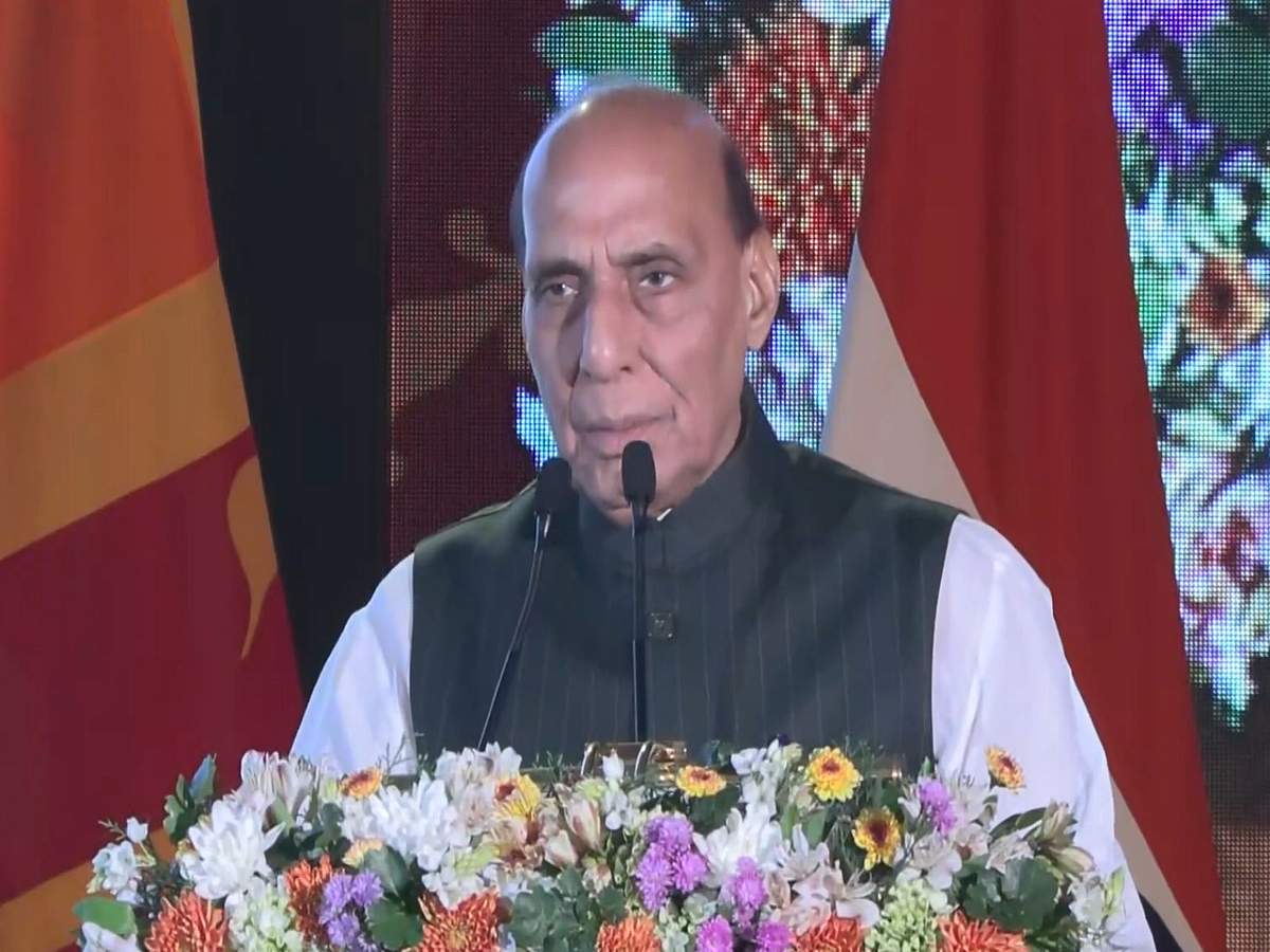 தமிழர் பண்பாட்டுக்கு இந்தியா என்றும் மதிப்பளிக்கும்: கொழும்பில் இந்திய வம்சாவளியினரிடம் ராஜ்நாத் சிங் உறுதி 