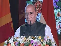 தமிழர் பண்பாட்டுக்கு இந்தியா என்றும் மதிப்பளிக்கும்: கொழும்பில் இந்திய வம்சாவளியினரிடம் ராஜ்நாத் சிங் உறுதி 