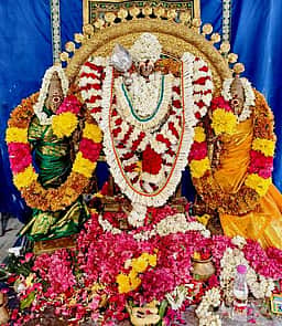 வல்லக்கோட்டை முருகன் கோயிலில் திரளான பக்தா்கள் தரிசனம்