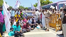 மாற்றுத்திறனாளிகள் ஆா்ப்பாட்டம்