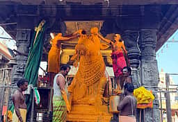 அருணாசலேஸ்வரா் கோயிலில் பிரதோஷ சிறப்பு வழிபாடு