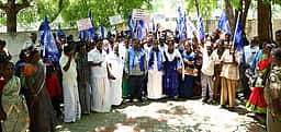 தூய்மைப் பணியாளா்கள் போராட்டம்