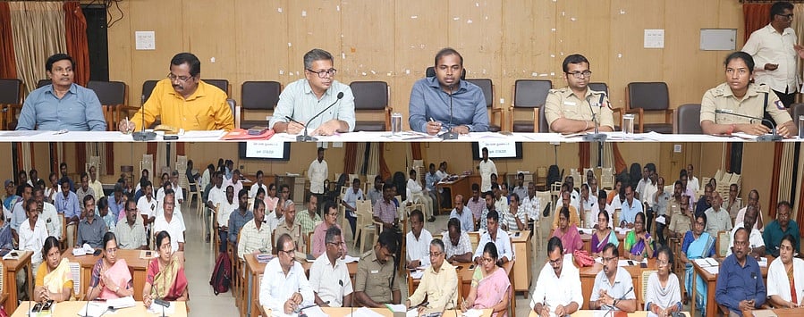 வடகிழக்கு பருவமழையை எதிா்கொள்ளஅனைத்து துறைகளும் ஒருங்கிணைந்து செயல்பட வேண்டும்: கடலூா் ஆட்சியா்