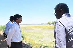 ஏரல் வட்டத்திற்குள்பட்ட பகுதிகளில் மாவட்ட ஆட்சியா் ஆய்வு