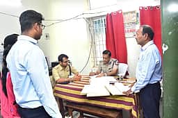 கடலூா் மாவட்ட காவல் அலுவலகத்தில் விழுப்புரம் சரக டிஐஜி ஆய்வு