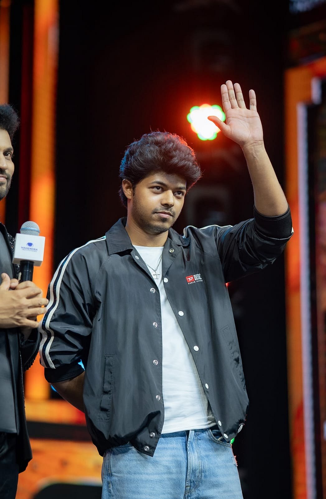 ஆக்ஷன் திரில்லர் திரைப்படமாக உருவான இதில், ராஜு சுந்தரம், சம்பத் ராஜ், ஷிவ் பண்டிட், அன்பு தாசன், யோக் ஜபே, மகலட்சுமி, ஷீலா ராஜ்குமார், கமலேஷ், கிரண் கொண்டா உள்ளிட்டோர் முக்கிய கதாபாத்திரத்தில் நடித்துள்ளனர்.