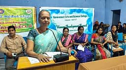 வால்பாறை அரசு கல்லூரியில் 
சுகாதார விழிப்புணா்வு கருத்தரங்கம்