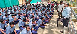 படிப்பால் மட்டுமே மதிப்பு உயரும்: முதன்மைக் கல்வி அலுவலா் வலியுறுத்தல்